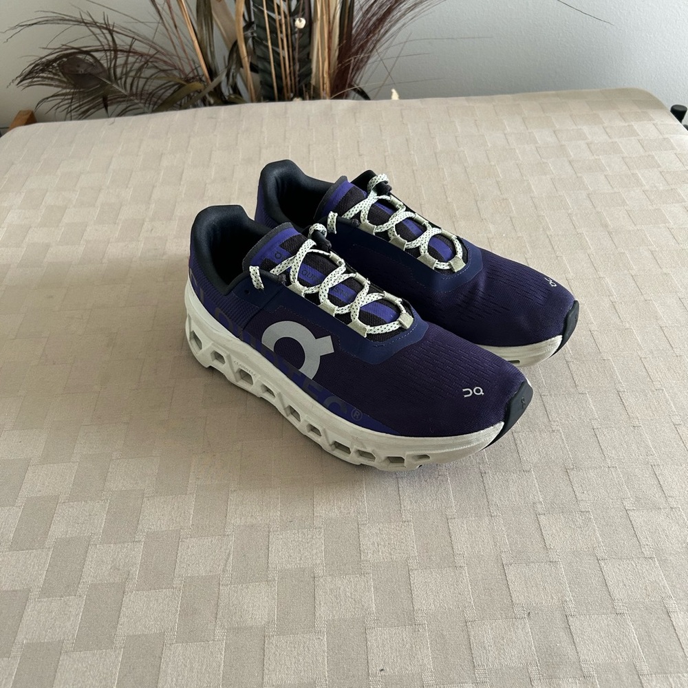 On Running Cloudmonster Cloudtec Running Sneakers… - image 3